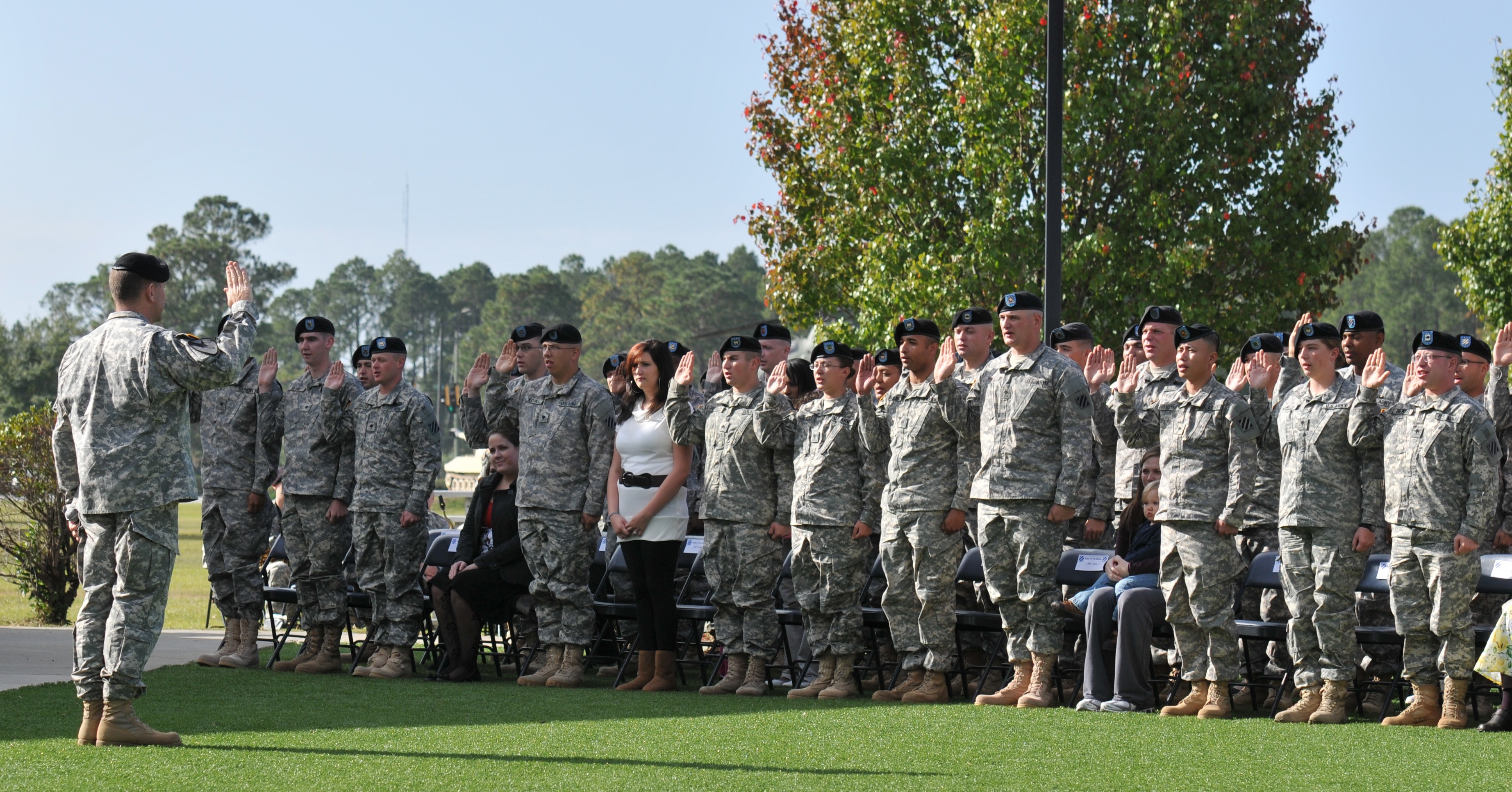 Marne Division hosts 'mass re-enlistment' ceremony | Article | The United States Army3689 x 1932