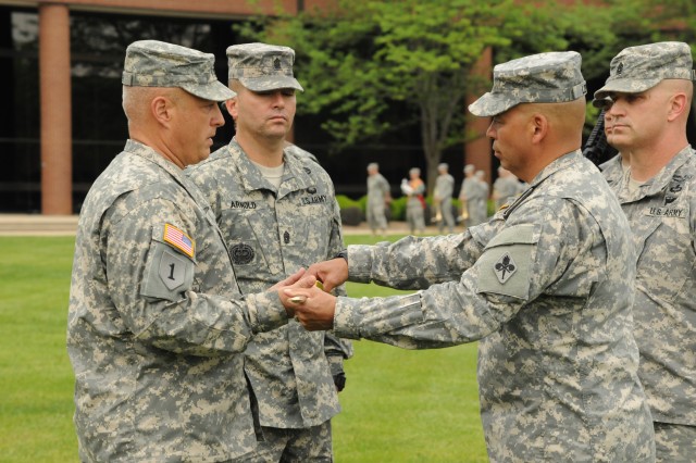 Fort Leonard Wood Cbrns Command Sergeant Major Retires Passes Sword