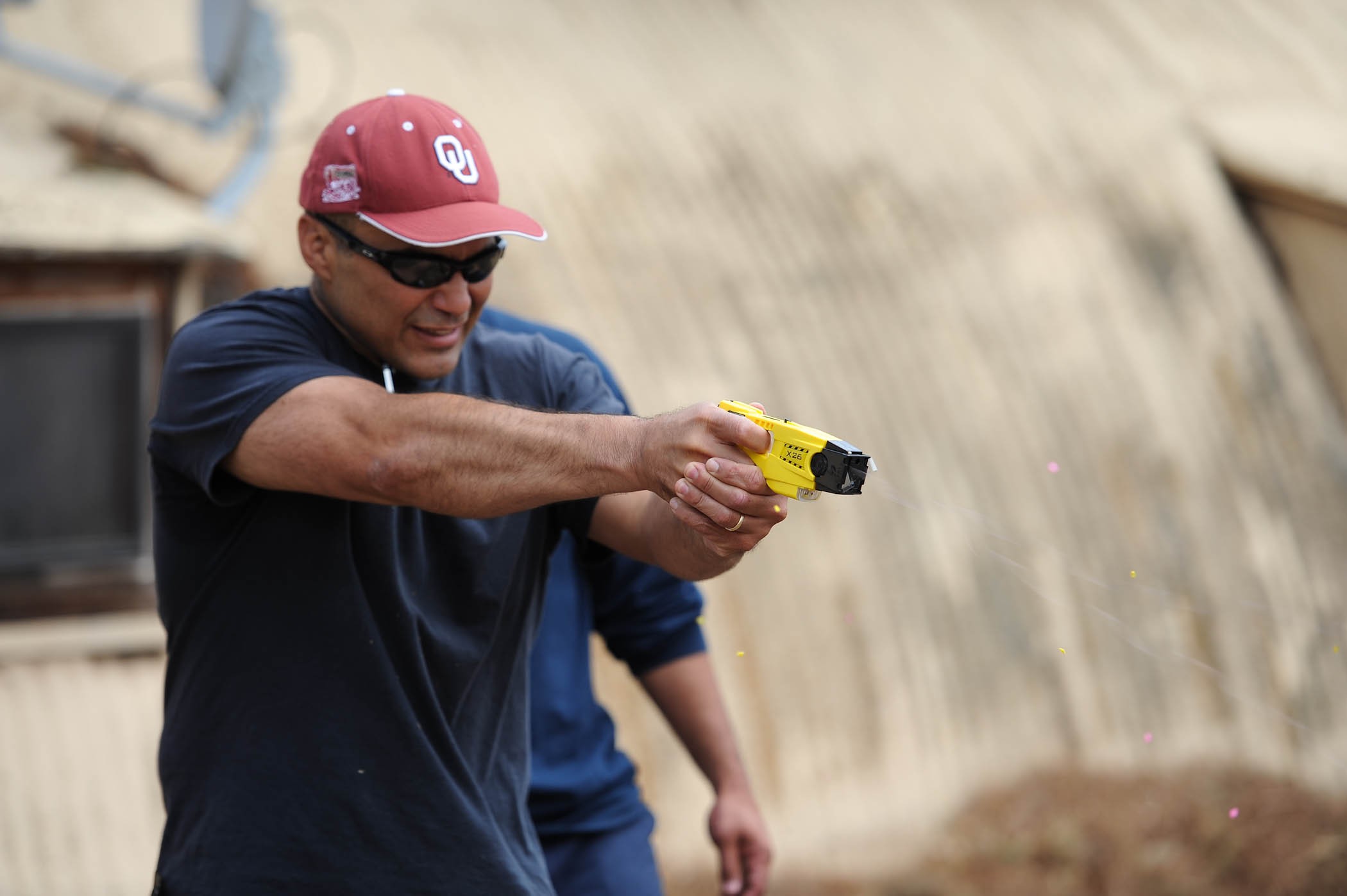U.S. Army Garrison-Pohakuloa police complete Taser training | Article | The United ...2100 x 1397