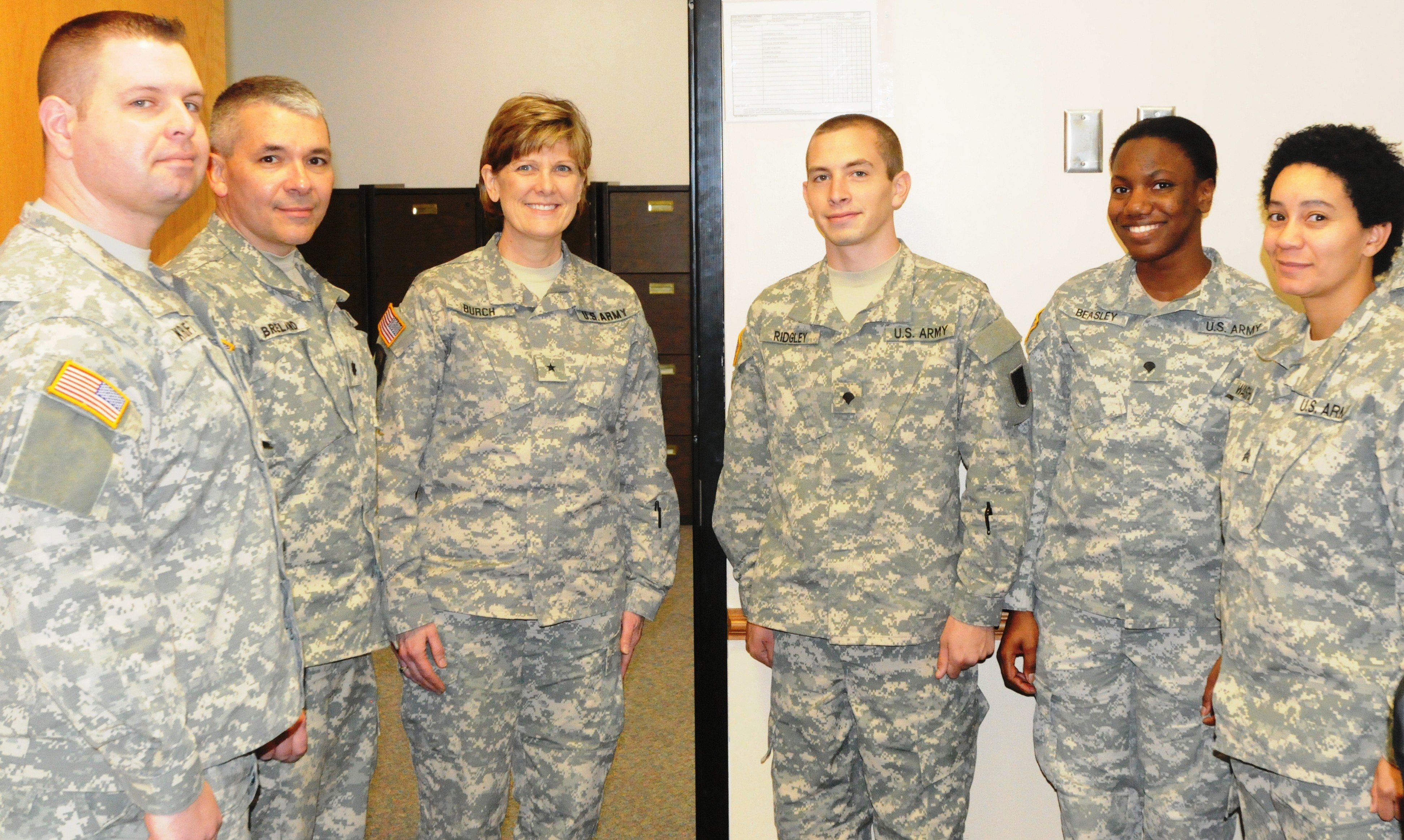 jag-visits-412th-tec-troops-in-the-field-article-the-united-states-army