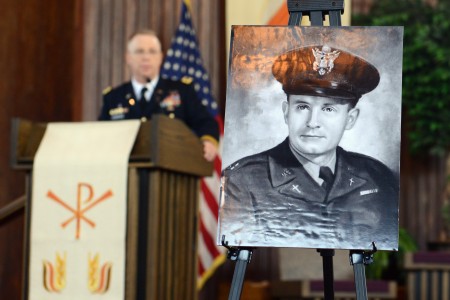 Former POWs recall bravery, heroism of Korean War chaplain