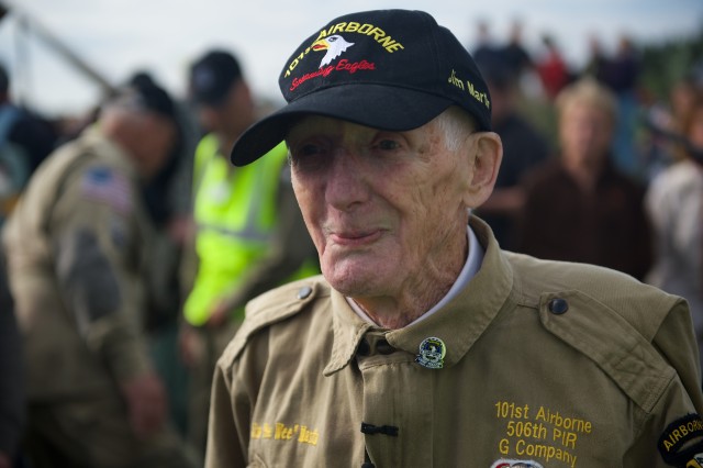 93-year-old D-Day vet jumps again in Normandy | Article | The United ...