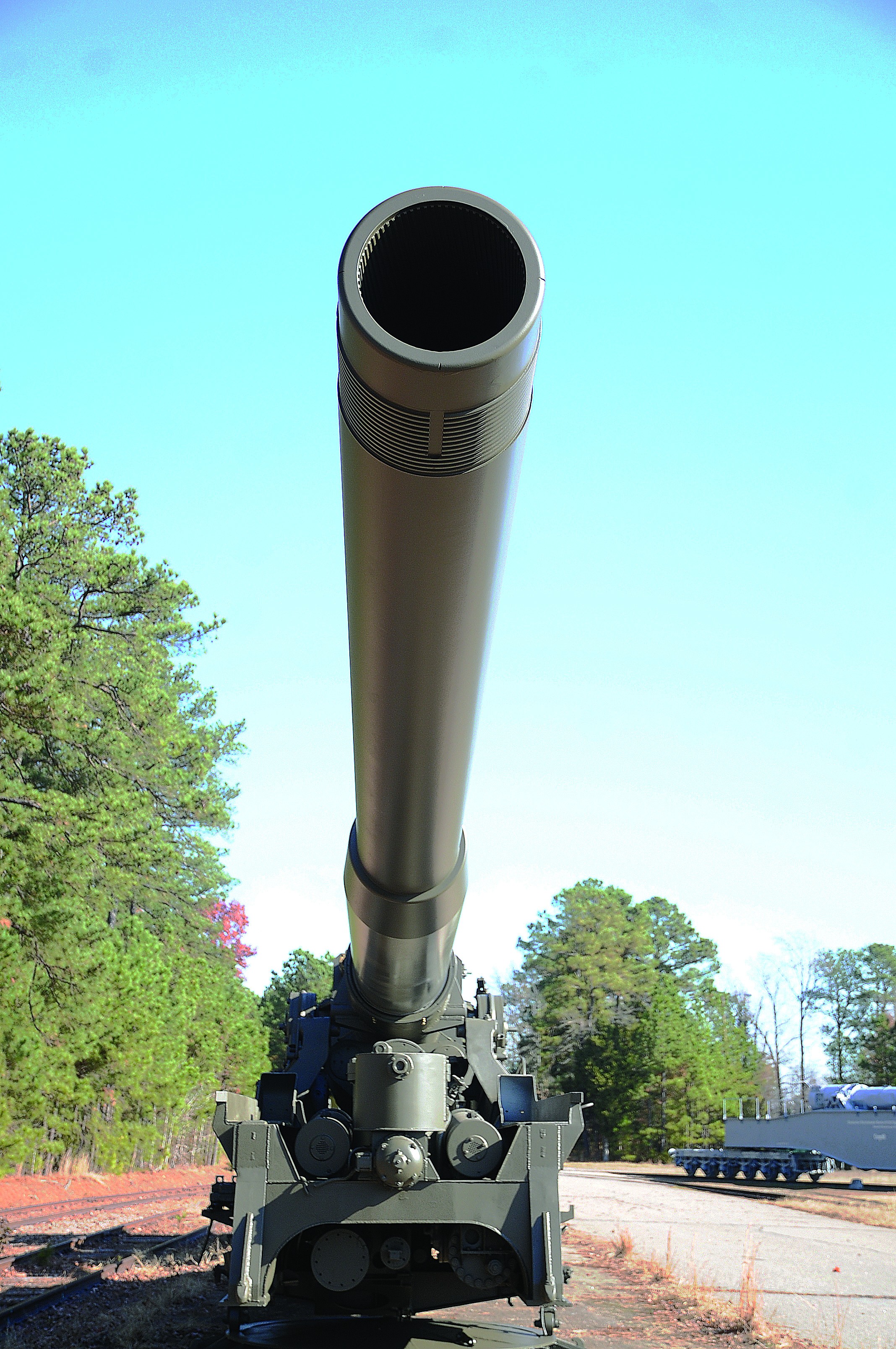 Nuclear-capable cannon makes its Fort Lee debut | Article | The United