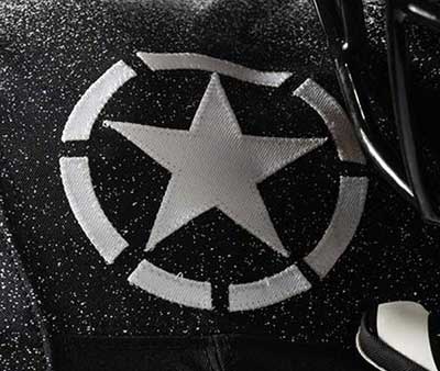 uniform feature - Nous Resterons La on helmet