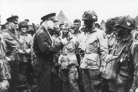Gen. Eisenhower speaks to paratroopers