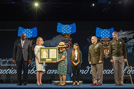 Former Staff Sgt. Edward Kaneshiro is inducted to the Pentagon’s Hall of Heroes at Conmy Hall on Joint
Base Myer-Henderson Hall in Arlington, Virginia, July 6, 2022. The inductees included retired Maj. John
Duffy, former Spc. 5 Dwight Birdwell, Spc. 5 Dennis Fujii, Staff Sgt. Edward Kaneshiro, Col. Ralph Puckett
and Sgt. Maj. Thomas Payne. (U.S. Army photo by Sgt. Henry Villarama)