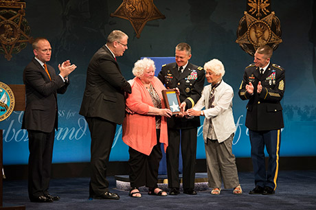 World War I heroes, Sgt. Henry Johnson and Sgt. William Shemin, are inducted into the Hall of Heroes at the Pentagon in Washington, D.C., June 3, 2015.
U.S. Army photo by Staff Sgt. Bernardo Fuller