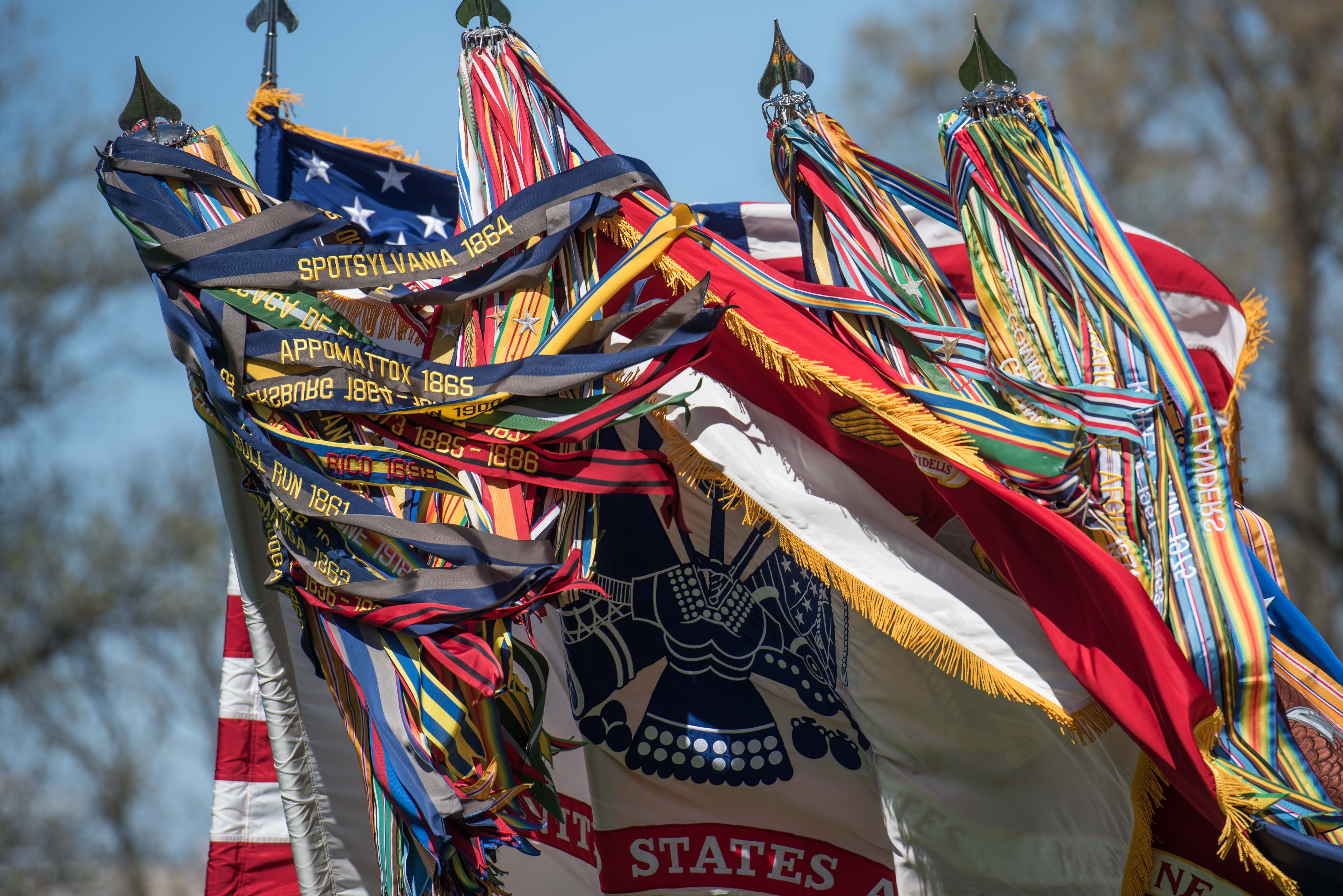 How Many Streamers Are On The Army Flag - Army Military