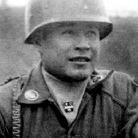 Profile photo of
Staff Sergeant Roy Benavidez