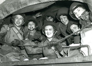 Women from the WAAC in their Army uniform