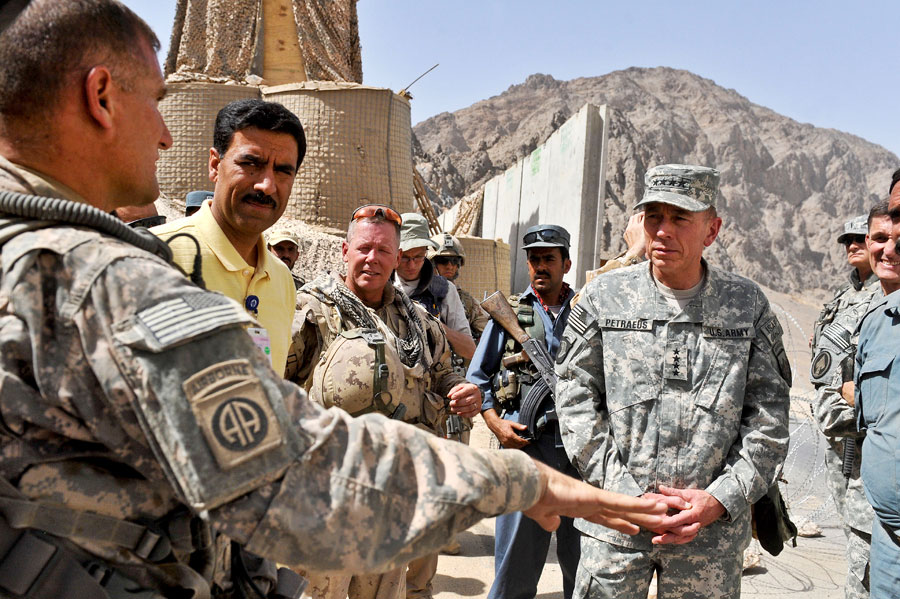 General David H. Petraeus at checkpoint 91 in Kandahar, Afghanistan