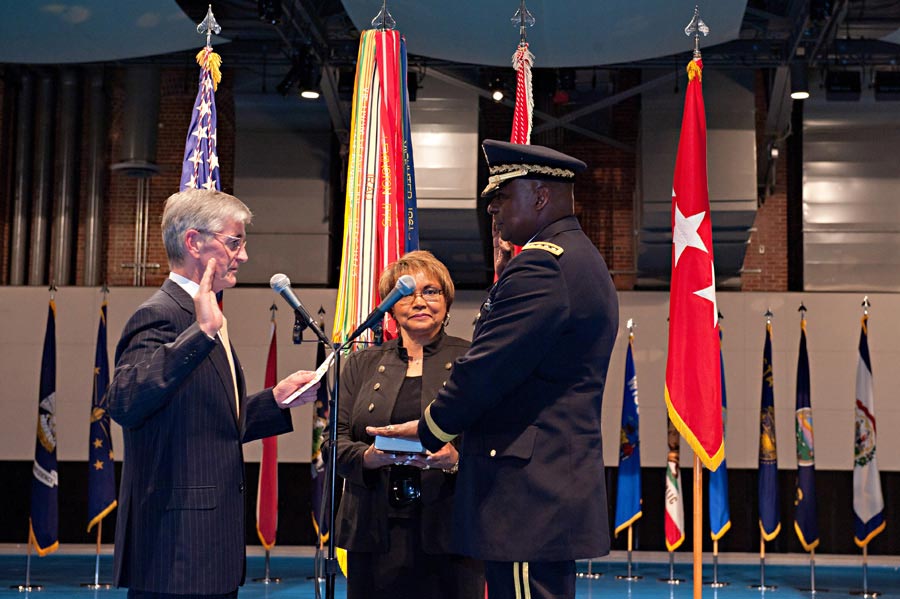 Secretary of the Army John McHugh swears in General Lloyd J. Austin III as 33rd Vice Chief of Staff of the Army
